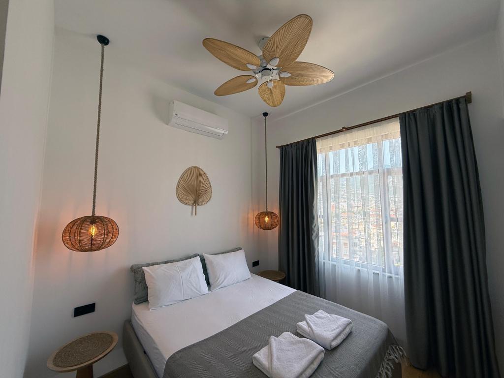 Economy Room, City Or Mountain View