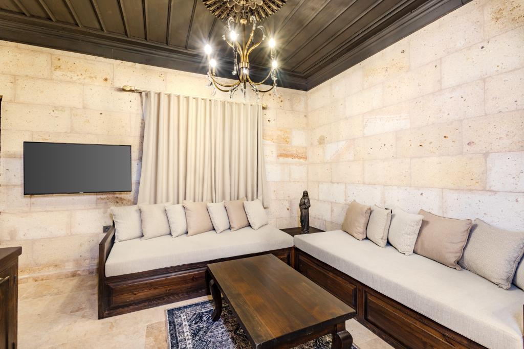 Junior Suite,Jakuzili