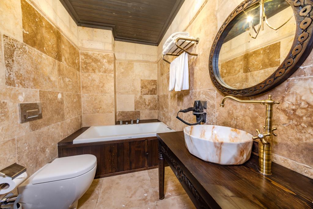 Junior Suite,Jakuzili
