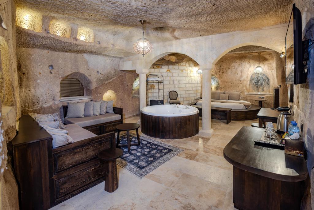 King Suite,Avlu Manzaralı,Jakuzili ve Türk Hamamlı