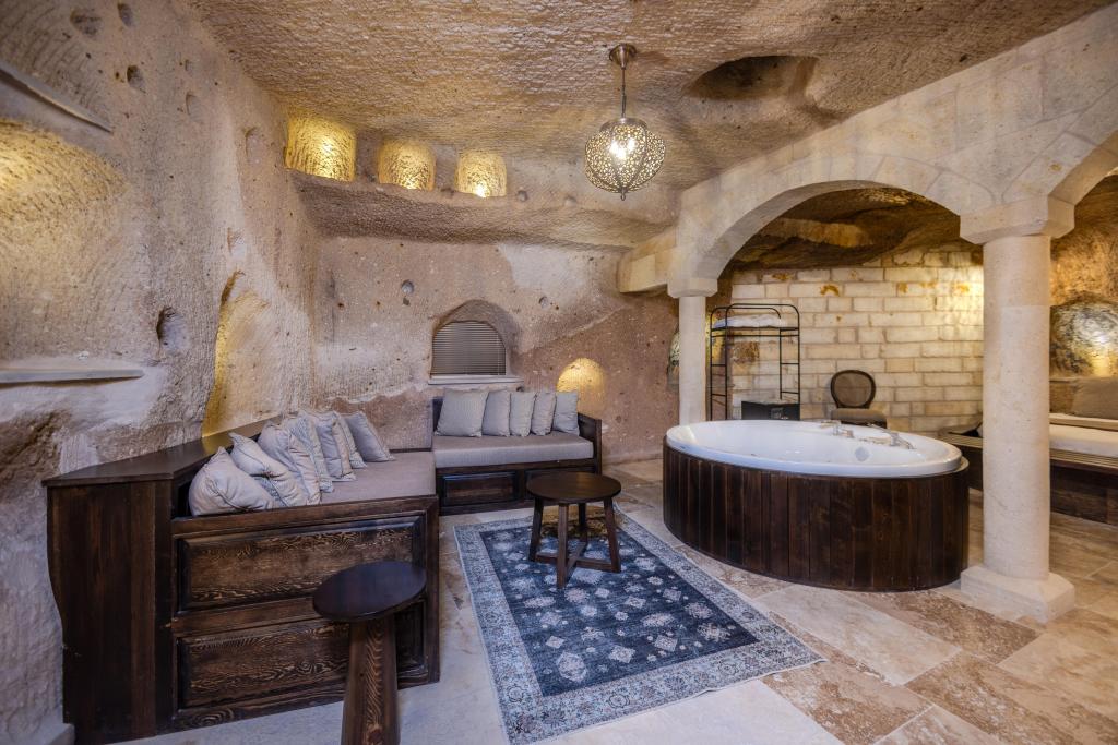 King Suite,Avlu Manzaralı,Jakuzili ve Türk Hamamlı
