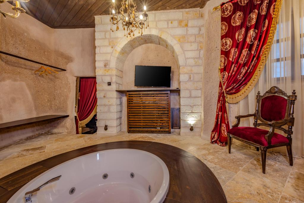 Queen Suite,Avlu Manzaralı,-1. Kat
