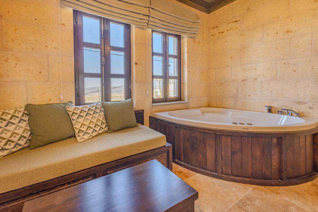 Junior Suite,Jakuzili