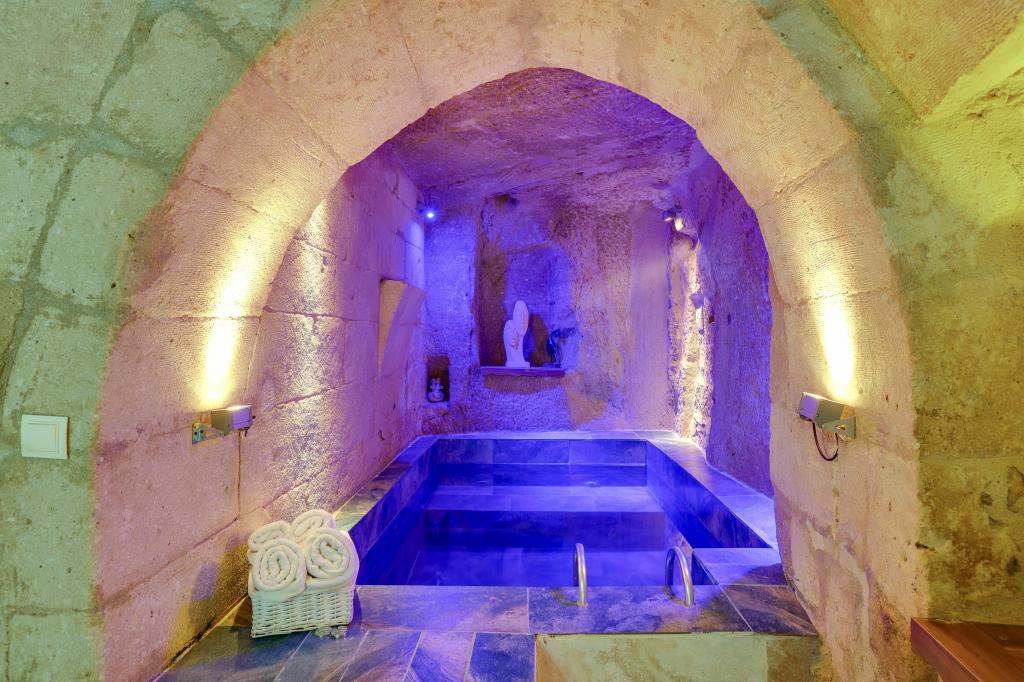 Velvet Havuzlu Taş Suite,Hamamlı