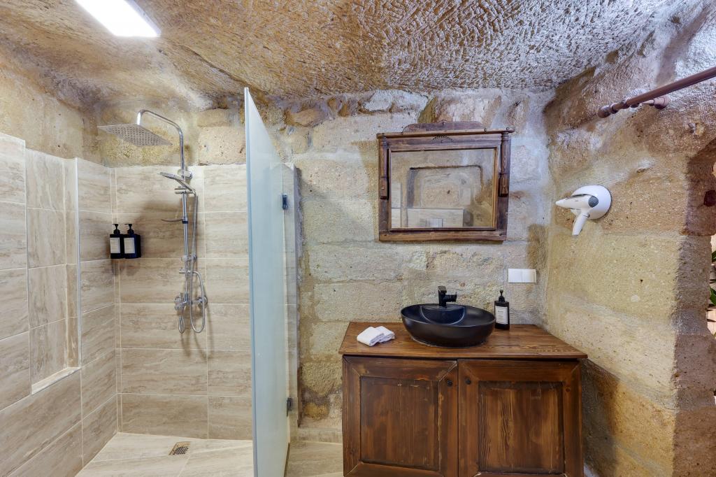 Velvet Havuzlu Taş Suite,Hamamlı