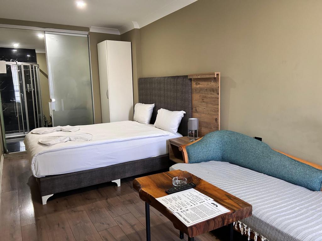 Standart Oda, Cadde Manzaralı