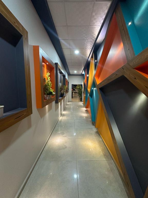 Comfort Room, City View