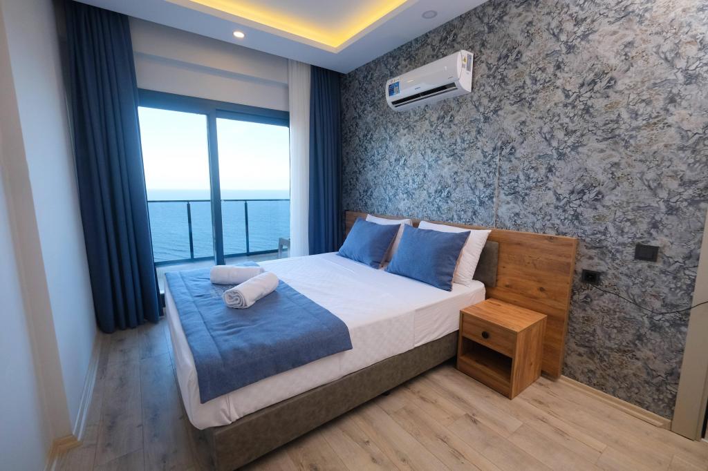 Aile 1+1 Daire Odası, Deniz Manzaralı (Balkonlu)