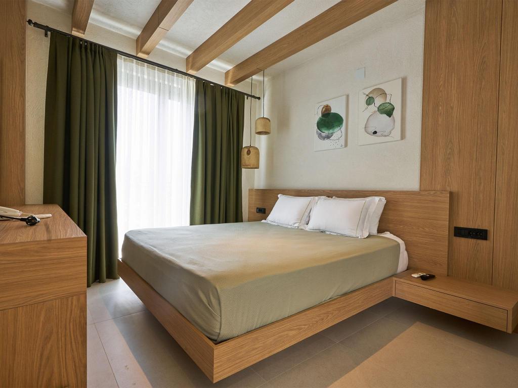 Superior Room, Garden View