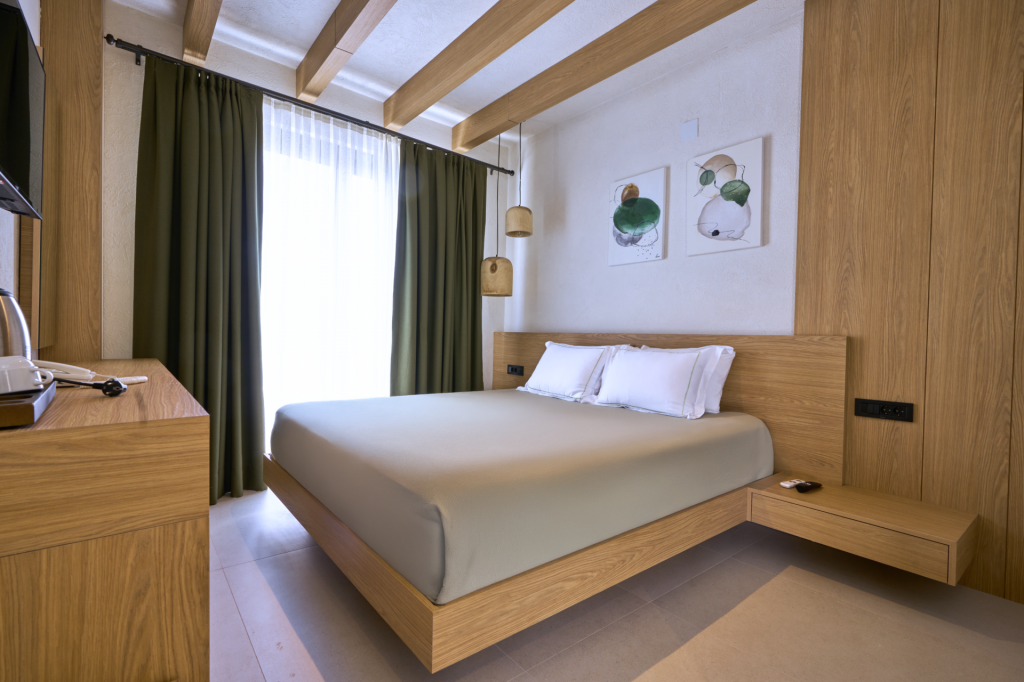 Superior Oda, Bahçe Manzaralı (Balkonlu)