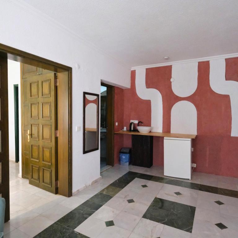 Aile Odası,Bahçe Manzaralı,Bahçe Katı