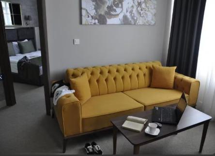 Corner Suit Oda, Havuz Manzaralı