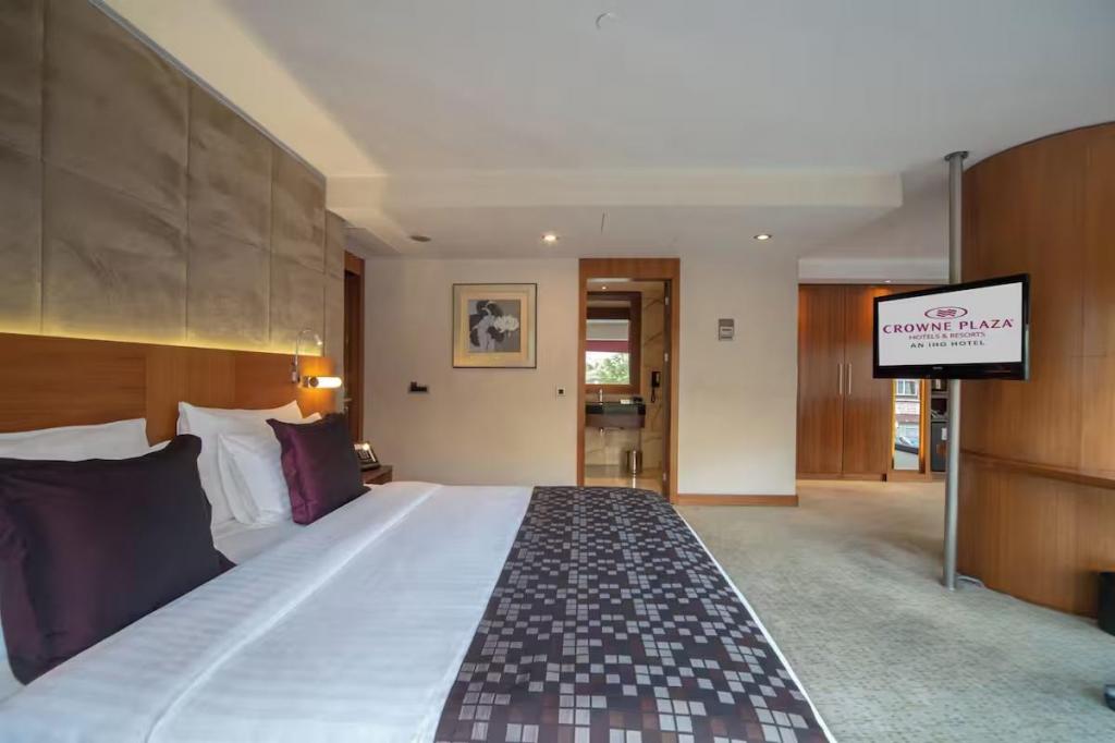 Junior Suite Room, City View