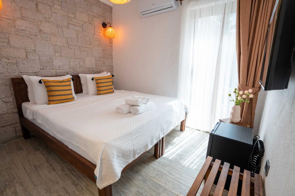 Basic Ground Floor Room, Courtyard View
