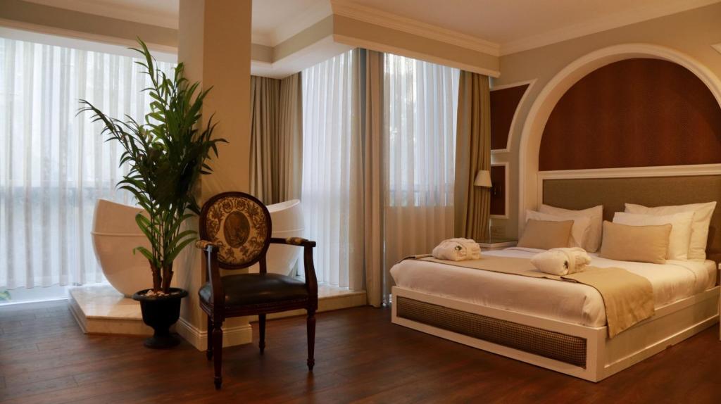 Aile Suit Odası, Şehir Manzaralı (Jakuzi)