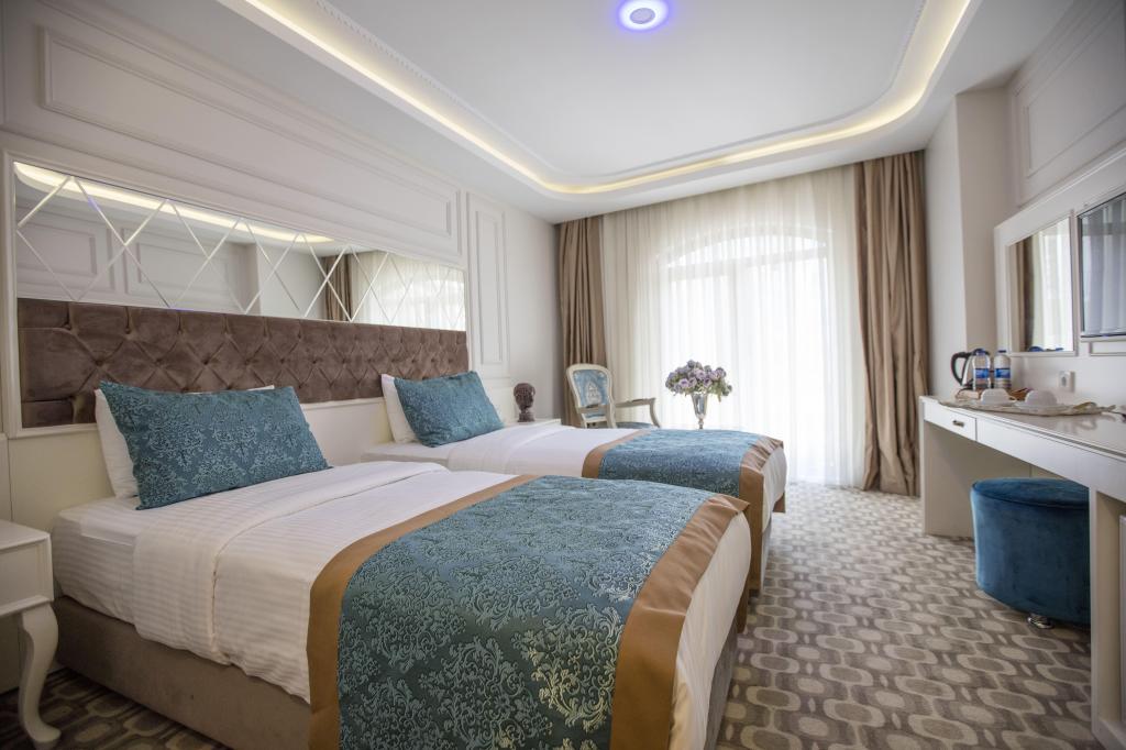 Iki Ayrı Yataklı Oda, Şehir Manzaralı