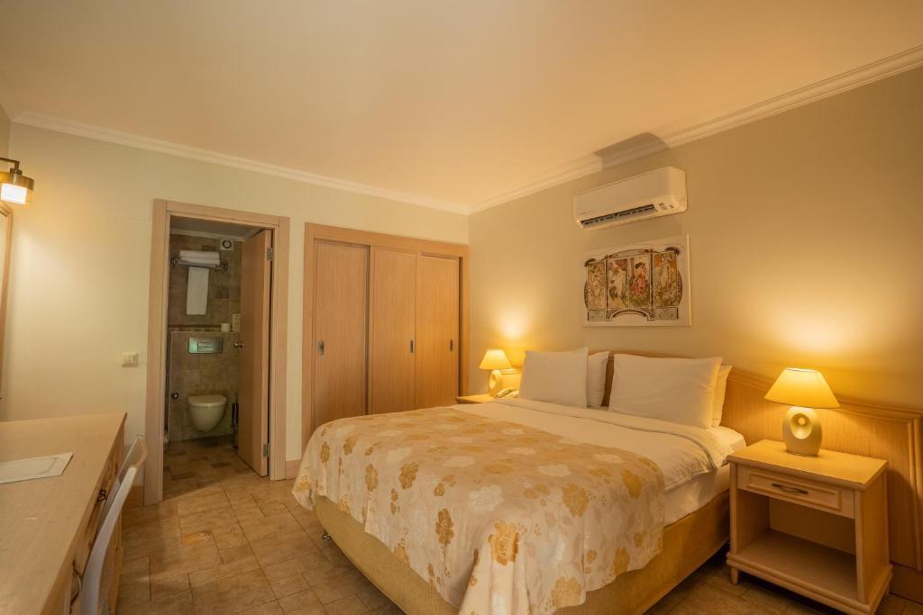 Standart Oda, Kara Veya Havuz Manzaralı