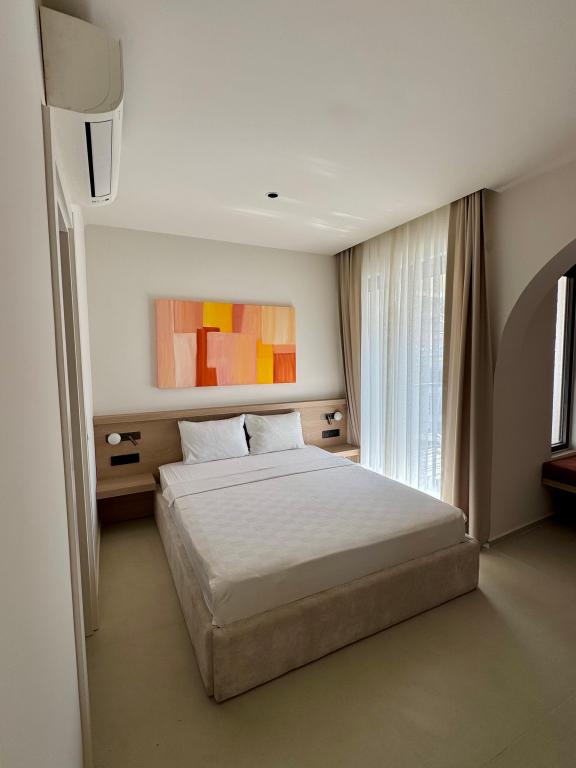Classic Room, City View (Balcony)
