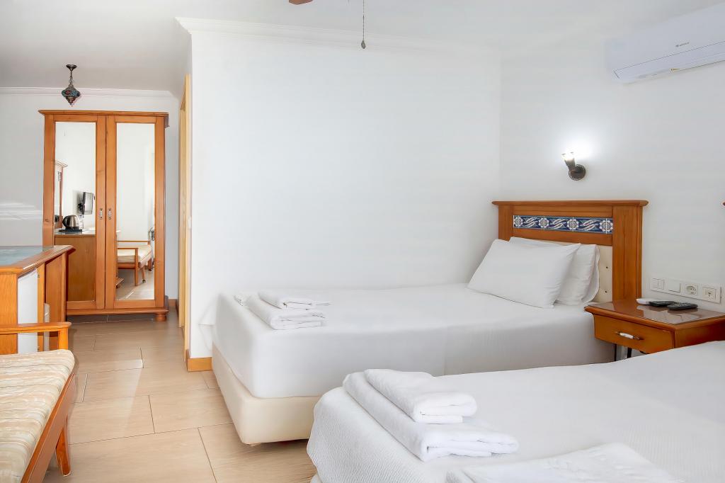 King Oda, Cadde Manzaralı (Sigara İçilemez)