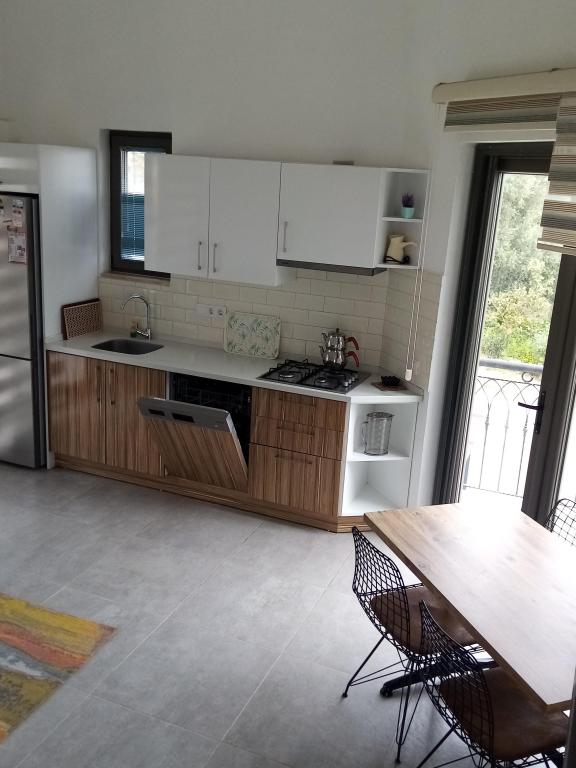 Daire Zemin Kat Oda, Cadde Manzaralı