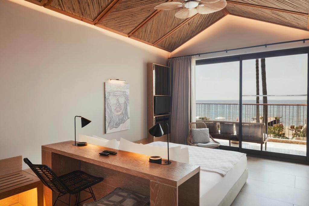 Deluxe Room, Sea View (Balcony)