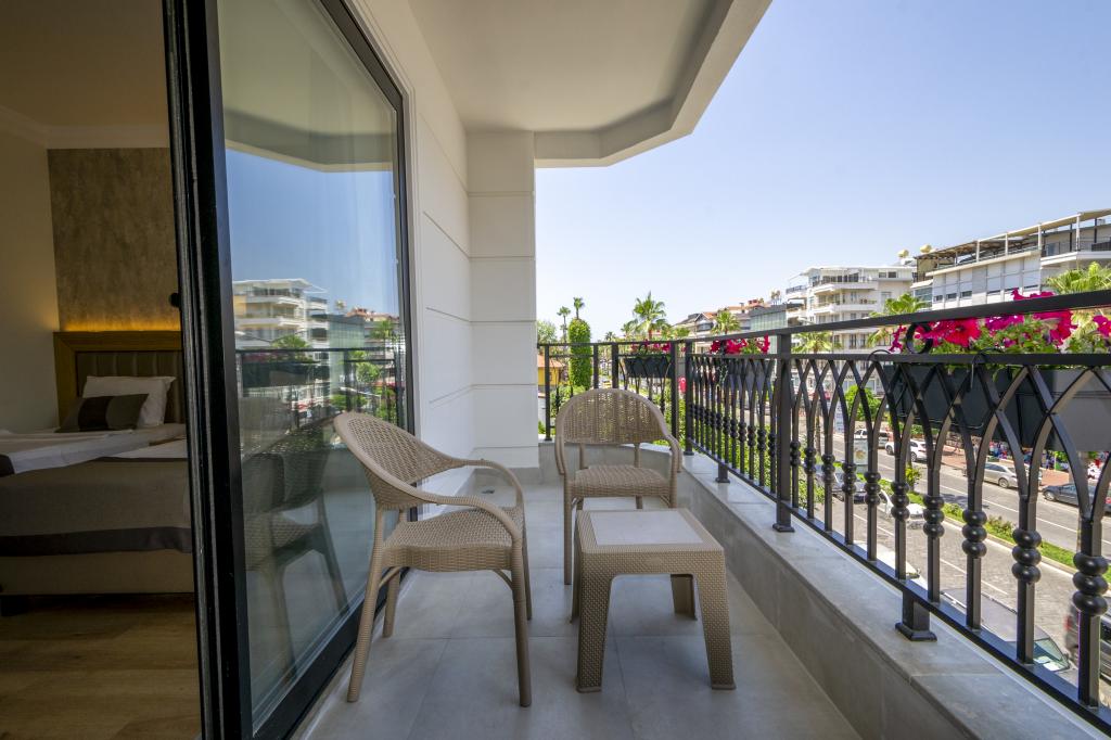 Premium Twin Room, City View