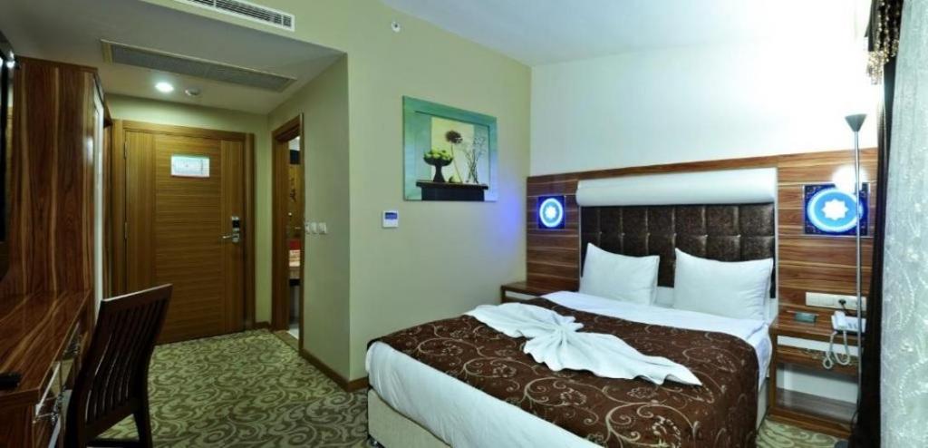 Economy Room, Viewless