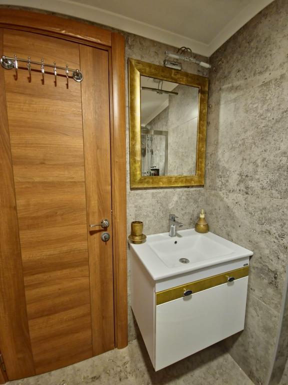 Triple,Manzarasız,Balkonsuz