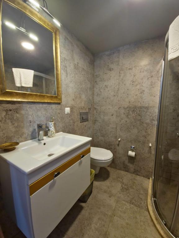 Çift Kişilik,Avlu Manzaralı,Balkonsuz