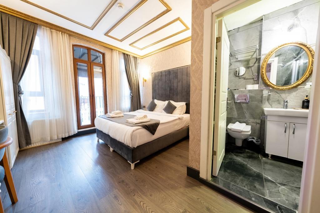 Suit Oda, Şehir Manzaralı (Balkonlu)