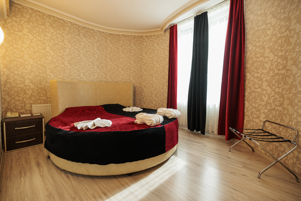 Suit Oda, Şehir Manzaralı