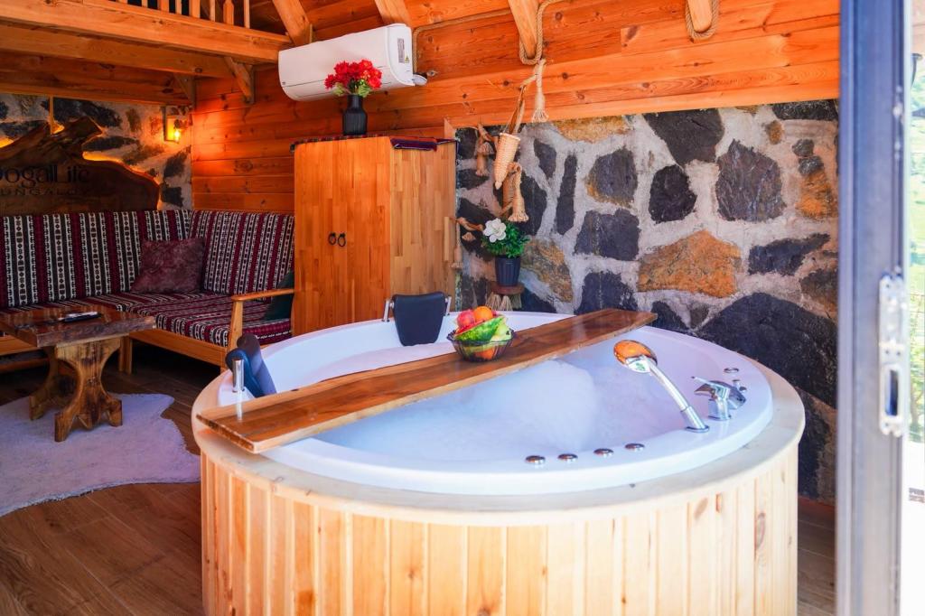Bungalow - Çift Kişilik,Doğa Manzaralı,Jakuzili