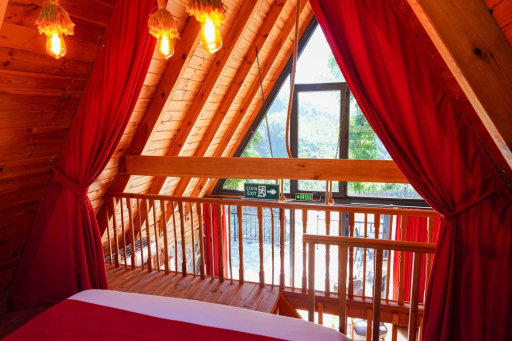 Bungalow 3 Kişilik Oda,Doğa Manzaralı,Jakuzili