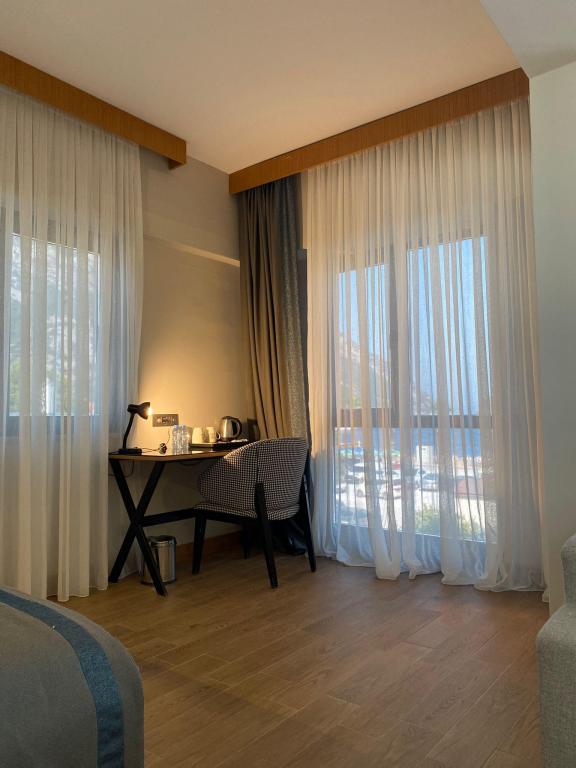 Suite,Deniz ve Havuz Manzaralı,1. Kat
