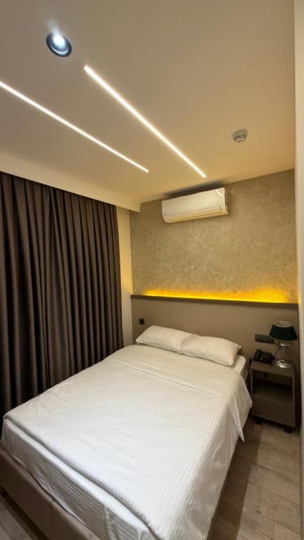 Deluxe Geniş Yataklı Oda Tek Kişilik,Şehir Manzaralı