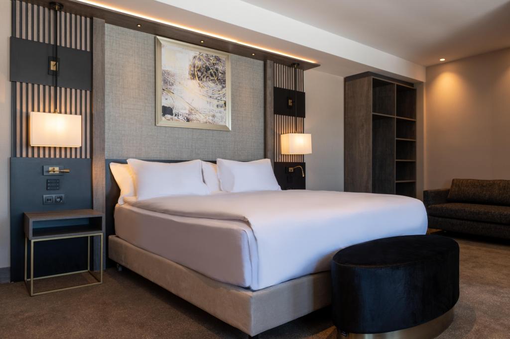 Aile King Odası, Şehir Veya Dağ Manzaralı (Sigara İçilemez)