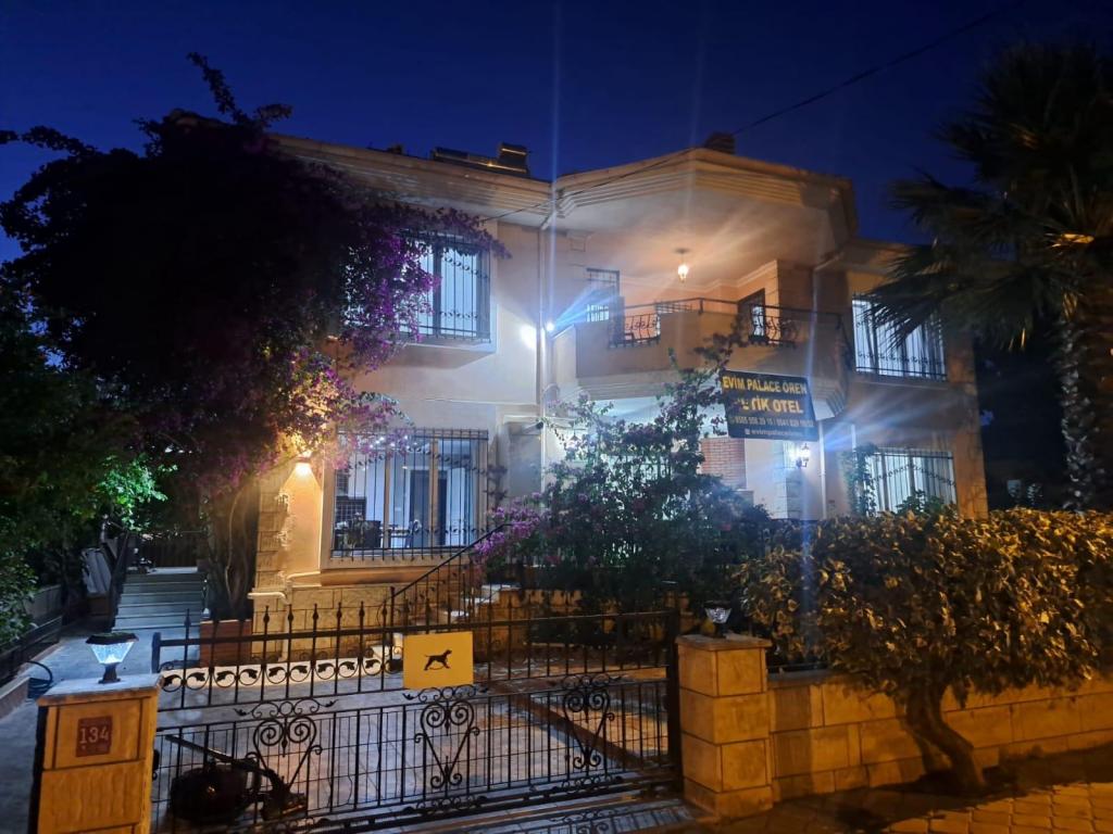 Evim Palace