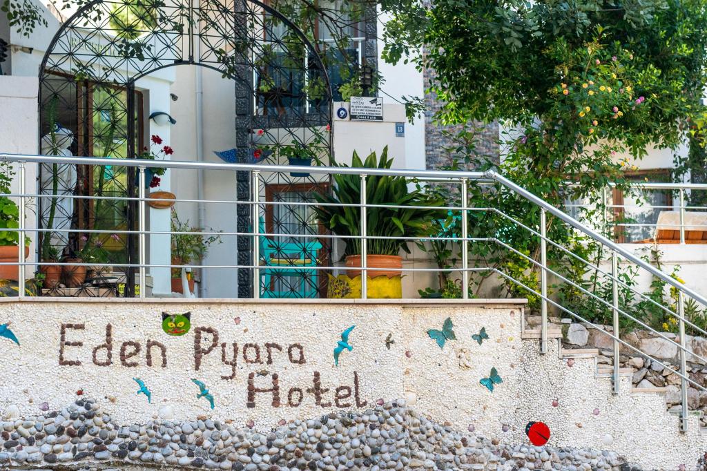 Eden Pyara Hotel