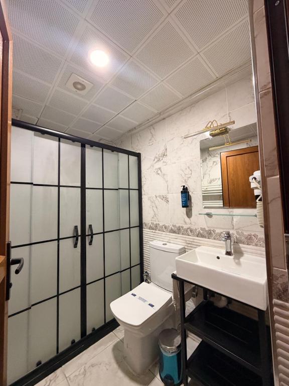 Triple,Dağ Manzaralı