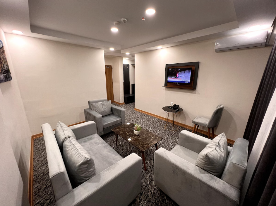 King Suit Oda, Şehir Manzaralı