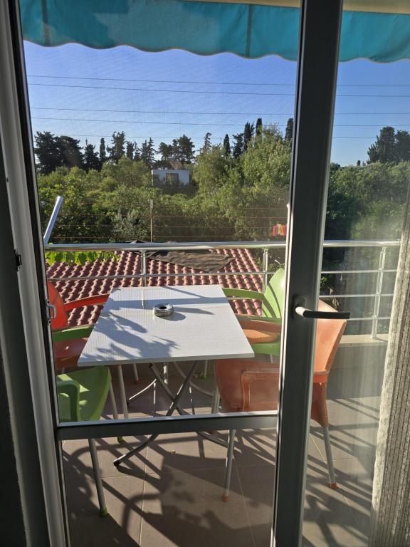 Aile Suiti,Deniz veya Bahçe Manzaralı,2. Kat Balkonlu