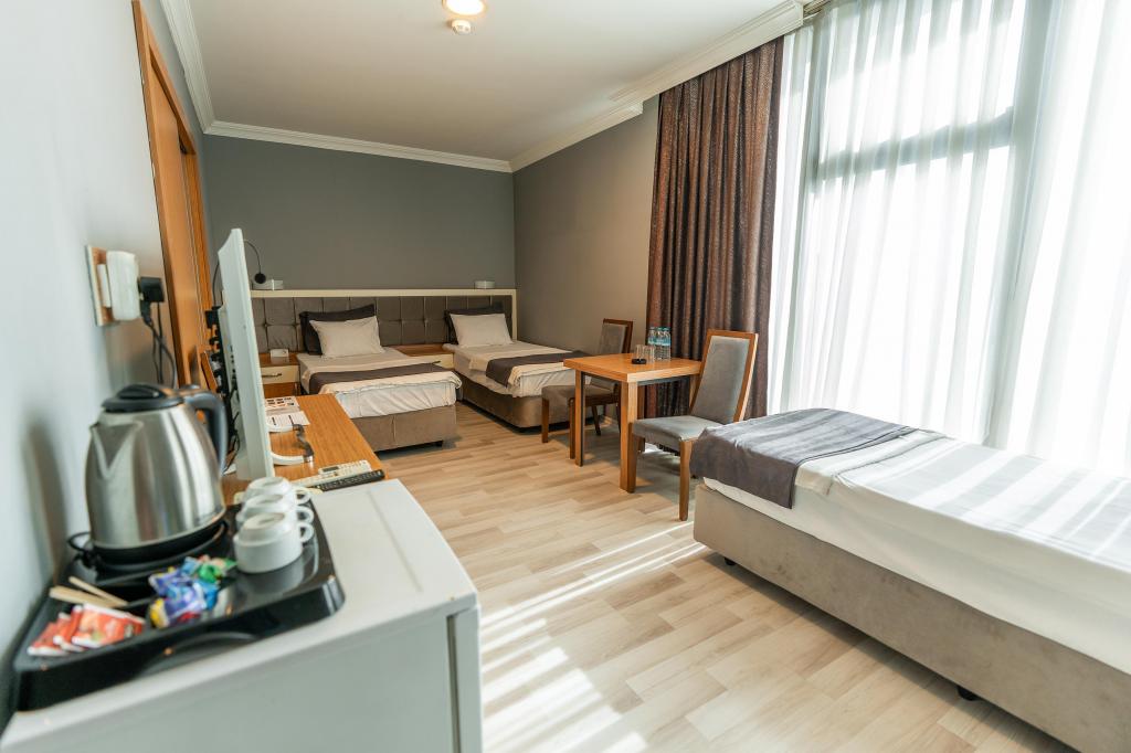 Standard Room, City View (3 Person)