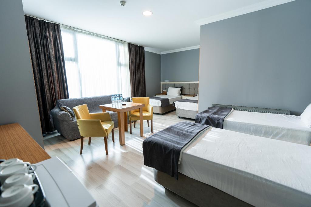 Standard Room, City View (4 Person)