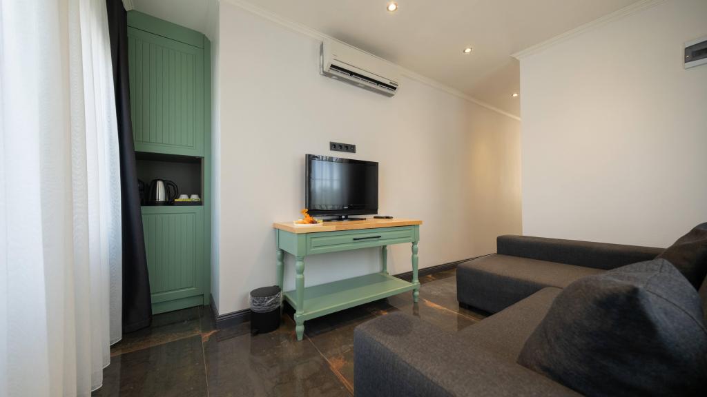 Suite Room, Pool View (Terrace)