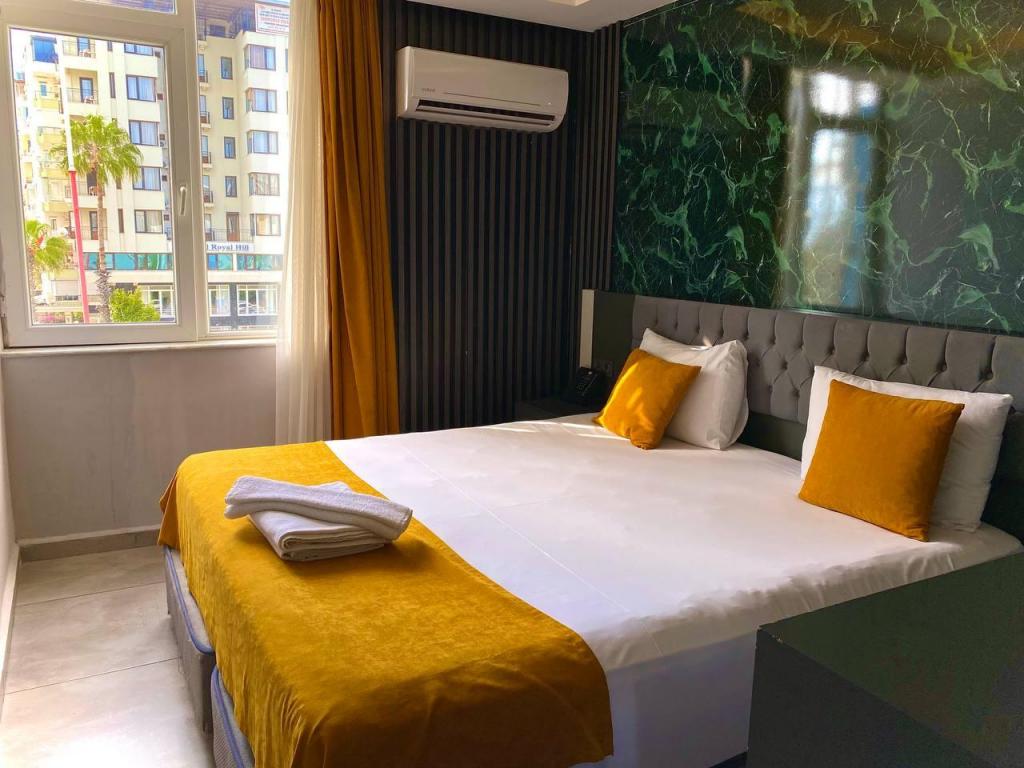 Standart Oda, Kara Manzaralı