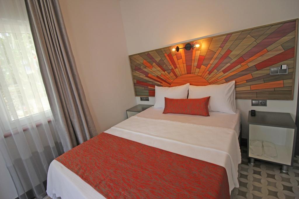 Standard Room, Street View