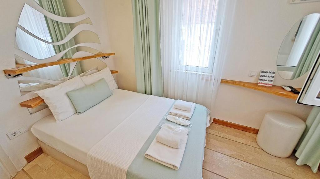 Single Room, Street View (1 Person)