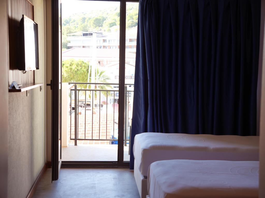 Deluxe Oda Kısmi Deniz Manzaralı,Liman Manzaralı,Balkonlu