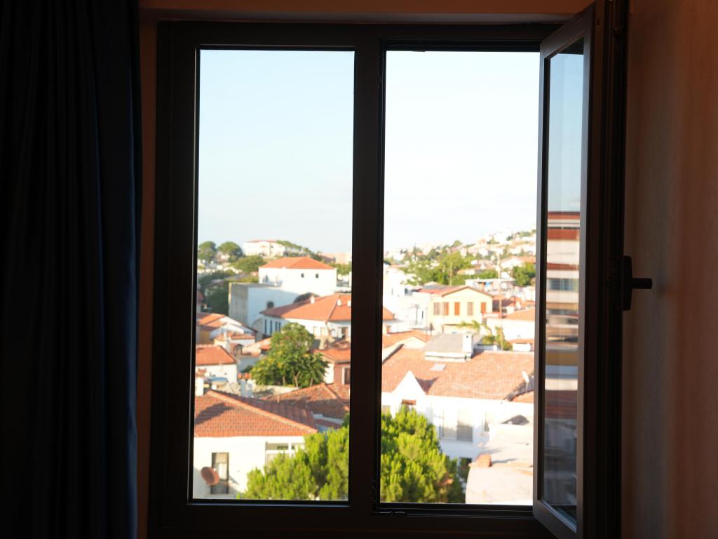 Standart Oda,Kara Manzaralı