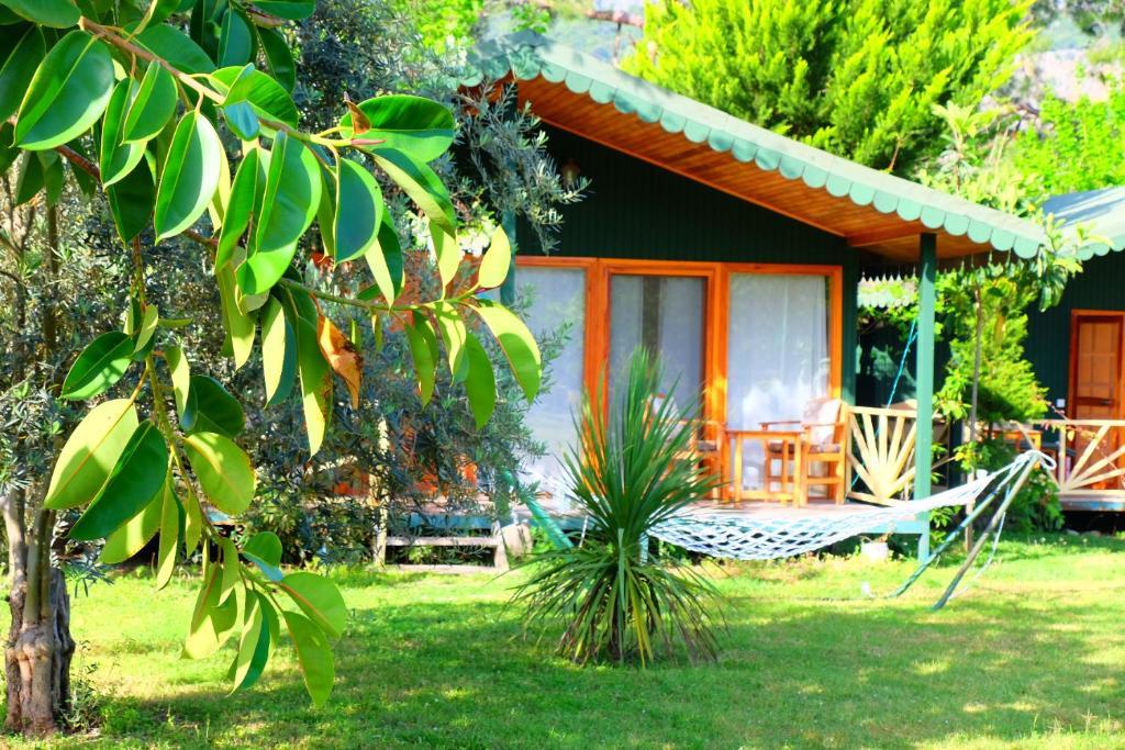 Etenna Bungalow